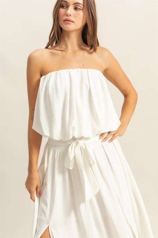 Women's bubble hem tube top with ruched details – strapless and flattering summer fashion