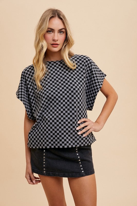 Women's checkered round neck short sleeve t-shirt – trendy and casual everyday wear