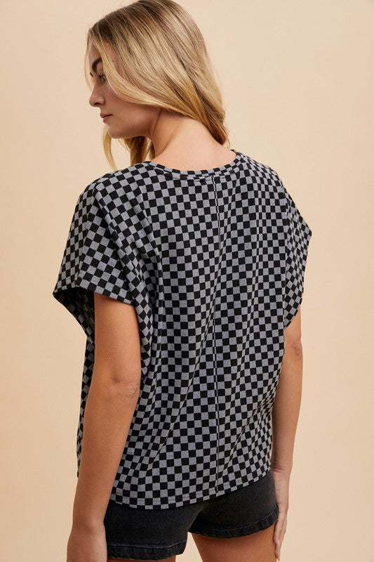 Women's checkered round neck short sleeve t-shirt – trendy and casual everyday wear