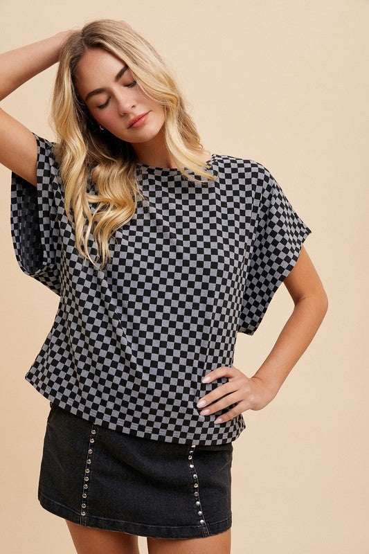 Women's checkered round neck short sleeve t-shirt – trendy and casual everyday wear