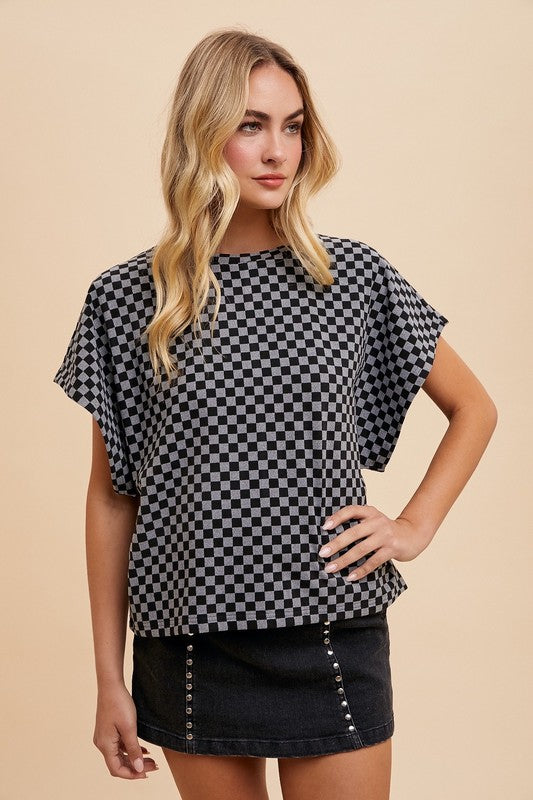 Women's checkered round neck short sleeve t-shirt – trendy and casual everyday wear