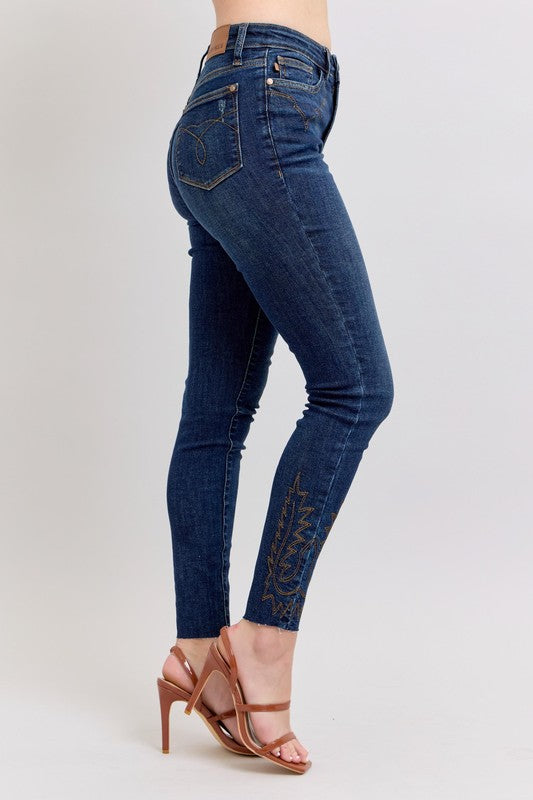 Full size embroidered high-rise skinny jeans with a flattering fit and stylish embroidery details.