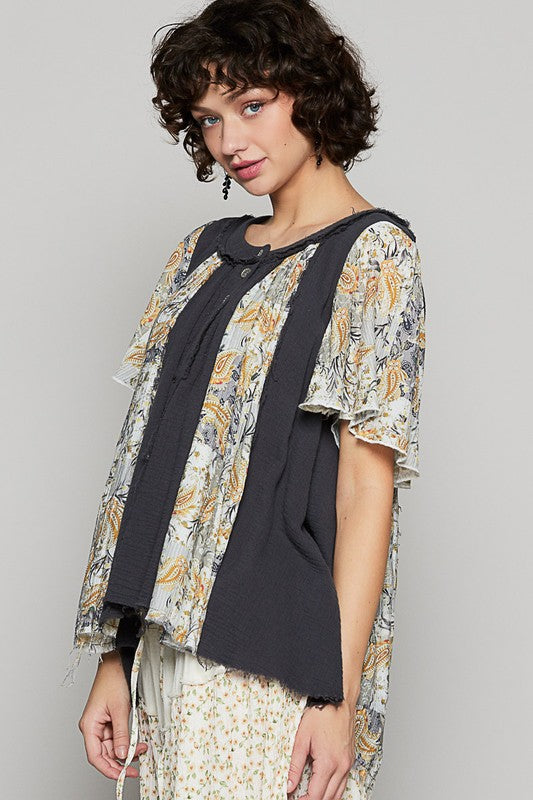 Women's frayed hem half-button short sleeve printed blouse – boho chic and casual fashion