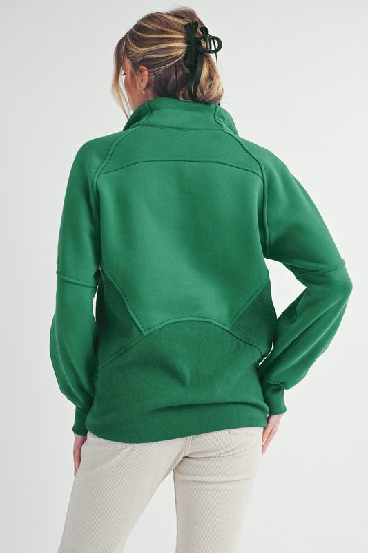 Women's half zip raglan sleeve sweatshirt with kangaroo pocket – sporty and cozy everyday wear