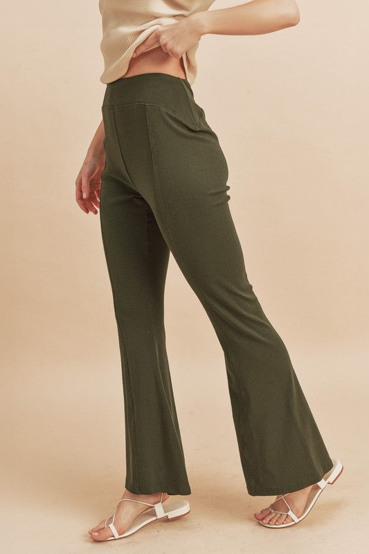 Chic high-waist flare pants with a retro silhouette, perfect for elongating the legs and creating a stylish look.