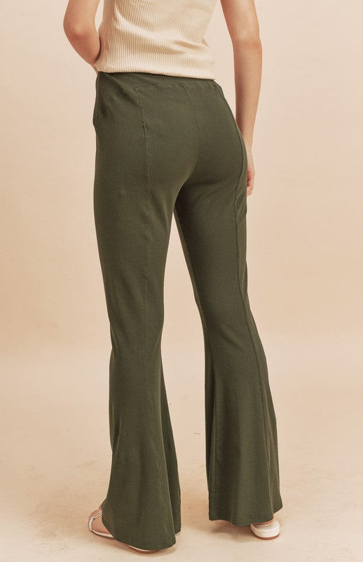 Chic high-waist flare pants with a retro silhouette, perfect for elongating the legs and creating a stylish look.