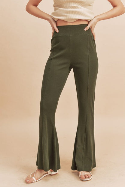 Chic high-waist flare pants with a retro silhouette, perfect for elongating the legs and creating a stylish look.