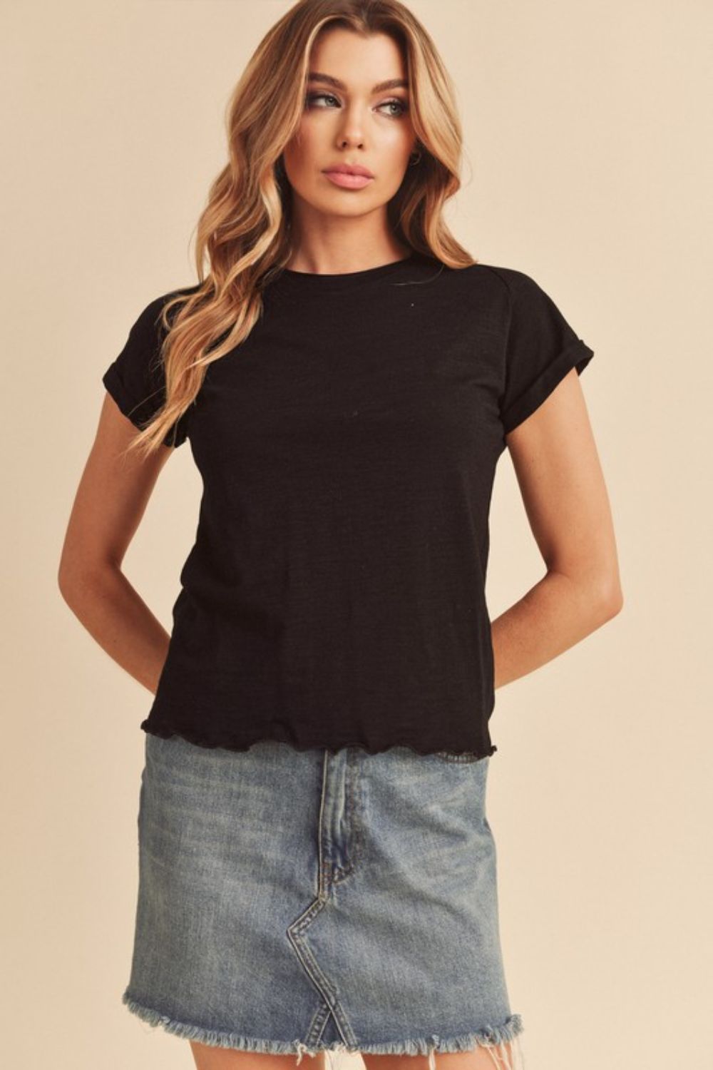 Women's lettuce edge round neck short sleeve T-shirt – trendy and casual