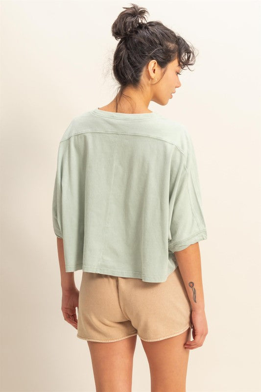 Lightweight round neck batwing sleeve t-shirt with a relaxed fit, perfect for casual and effortless styling.