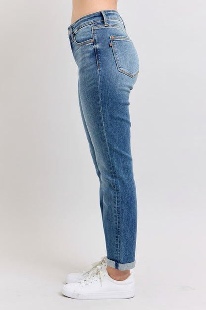 Women's mid rise skinny cuff jeans with pockets – sleek and versatile denim