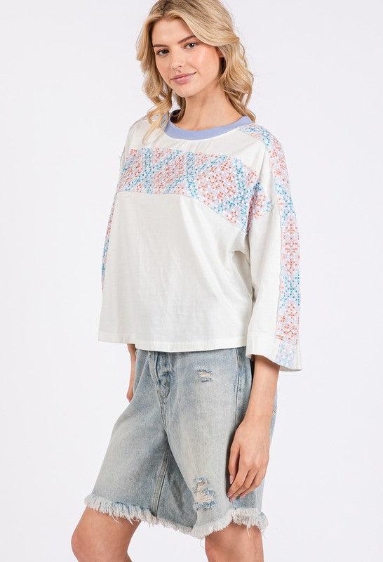 Women's patchwork breeze contrast oversized t-shirt – boho chic and relaxed fit