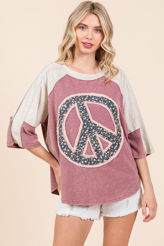 Women's peace sign patch mineral washed t-shirt – retro and casual vintage vibe