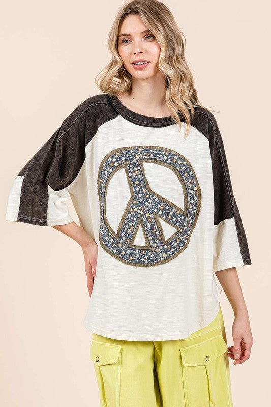 Women's peace sign patch mineral washed t-shirt – retro and casual vintage vibe